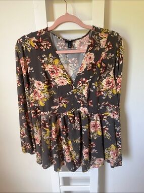 torrid Gray Floral V-Neck Peplum Tunic with Pink and Green Accents